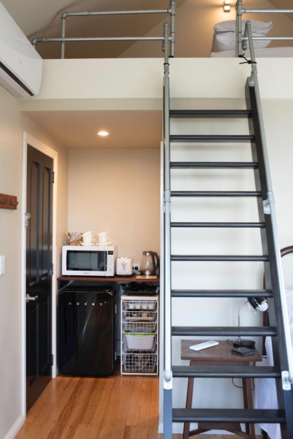 Tiny House In The Sky Hotel Dunedin Exterior photo