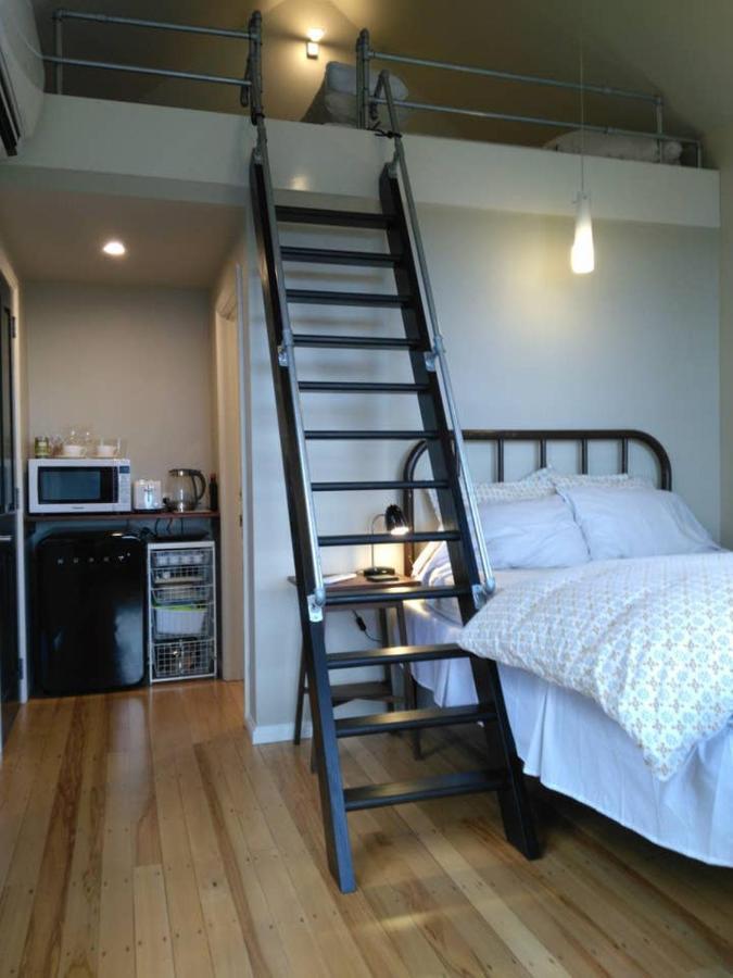 Tiny House In The Sky Hotel Dunedin Exterior photo